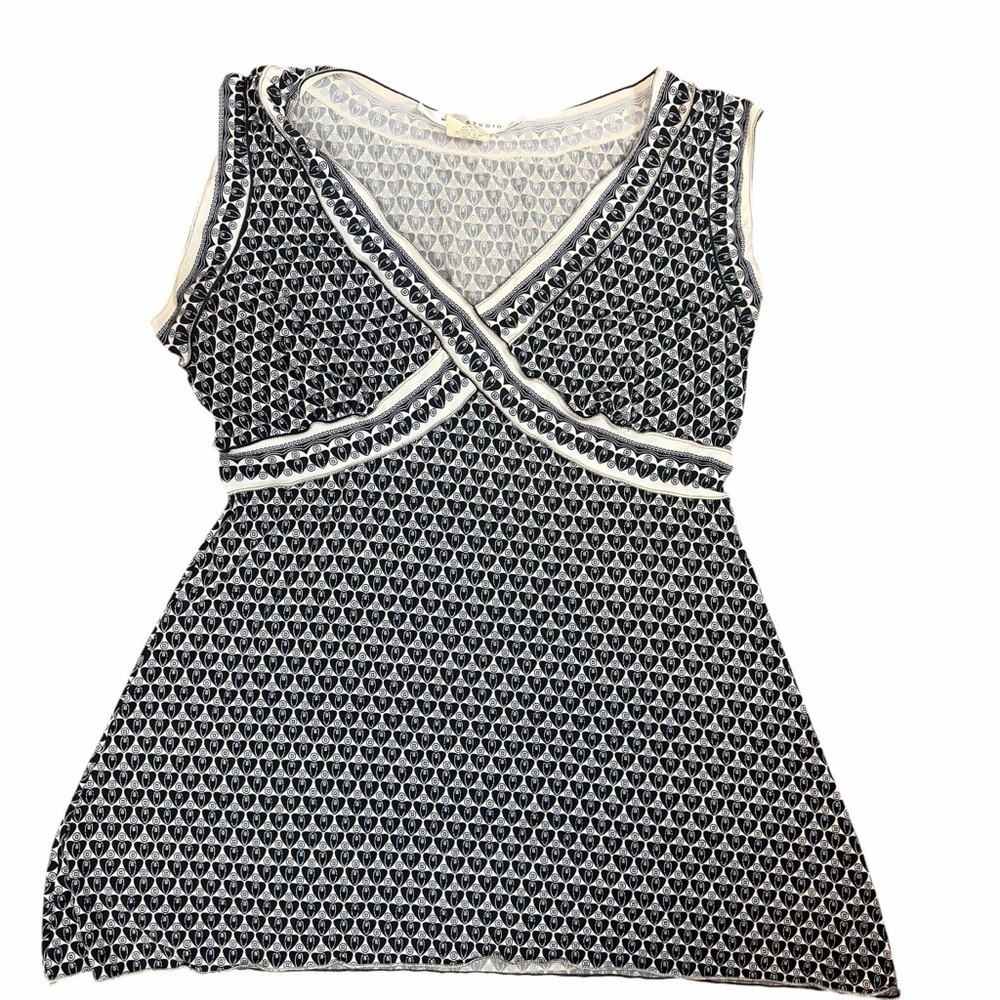 Max Studio Y2K Stylish Black and White Blouse